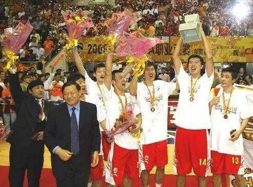 CBA历年总决赛冠军，王朝更迭与篮球江湖的荣耀印记
